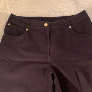 St. John Black Straight Leg Pants. Preowned. Size 6